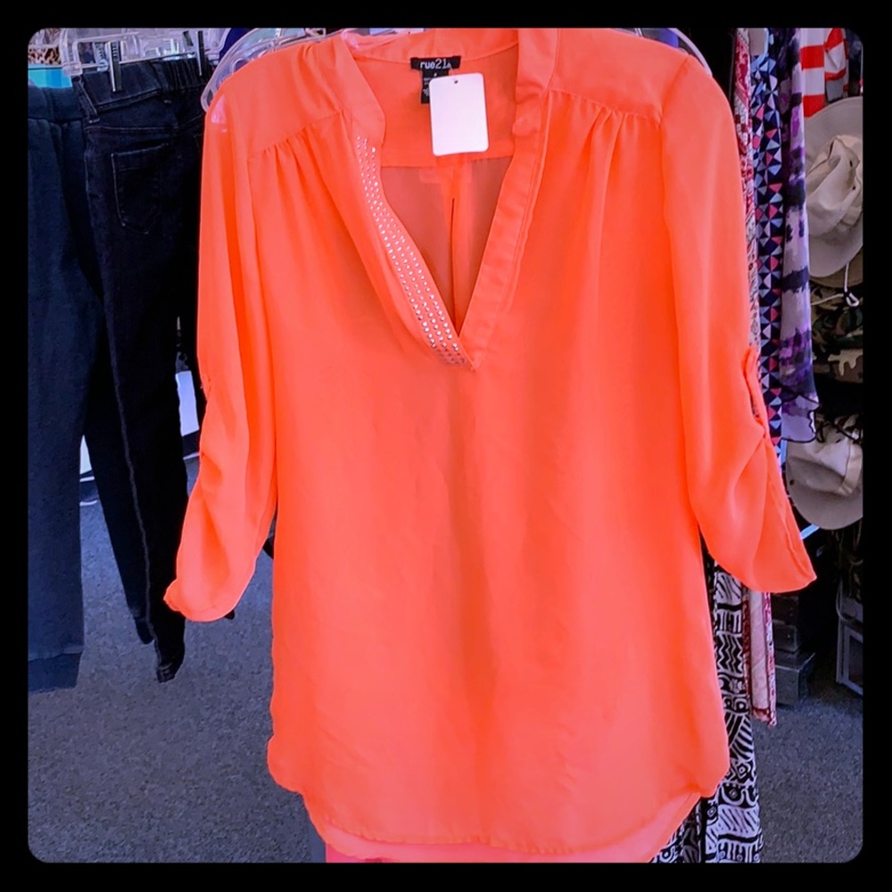 Woman’s Rue 21 top
